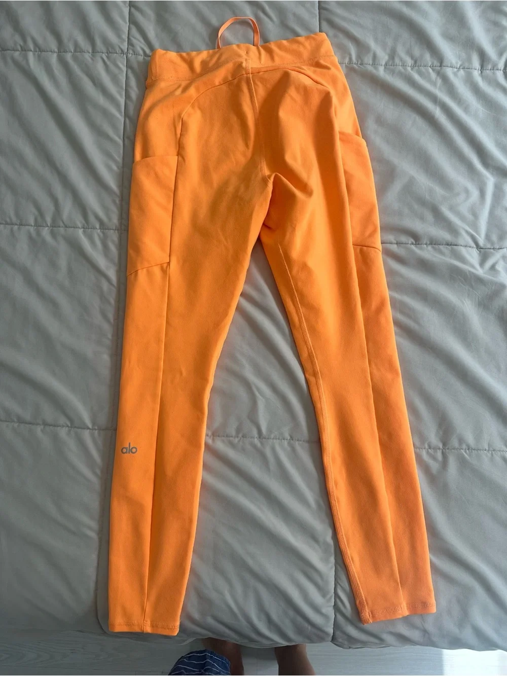 ALO Yoga Bright Orange XS Leggings - Stretch Activewear